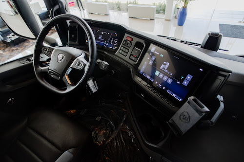  Scania Cavese comemora 10 anos de história na Fetranslog 