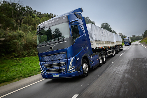 Volvo conquista Prêmio Mobilidade Estadão 2026, nas categorias Caminhão Pesado e Caminhão do Estradão
