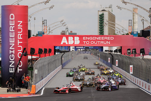 ABB renova parceria com a Fórmula E, reforçando o compromisso com a inovação e a mobilidade sustentável no São Paulo E-Prix 2025