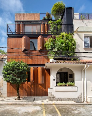  Arquitetura com alma: aço é protagonista de residência moderna no Rio que dialoga com o passado e o futuro