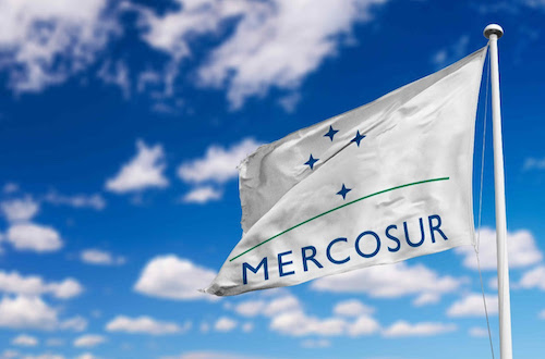 Adiamento da assinatura do Acordo Mercosul-União Europeia frustra indústria, avalia CNI 