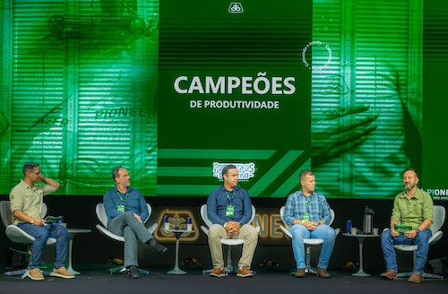 Recordistas mundiais em produtividade de soja e milho compartilham estratégias em evento Pioneiros do Agro, da Pioneer®