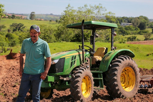 Governo de SP chega à marca de mil tratores adquiridos para agricultura familiar
