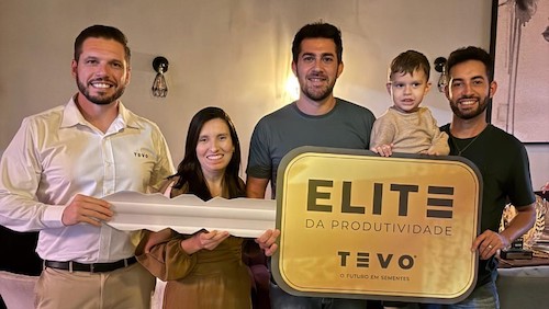 Concurso de produtividade da LongPing High-Tech premia agricultores com os melhores resultados do país