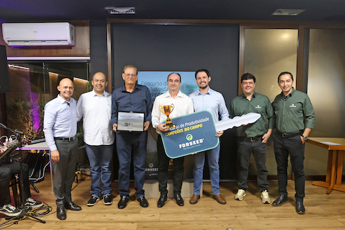 Concurso de produtividade da LongPing High-Tech premia agricultores com os melhores resultados do país