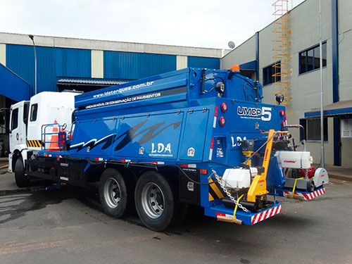 LDA Equipamentos Rodoviários alia eficiência, robustez e produtividade em serviços de tapa buracos