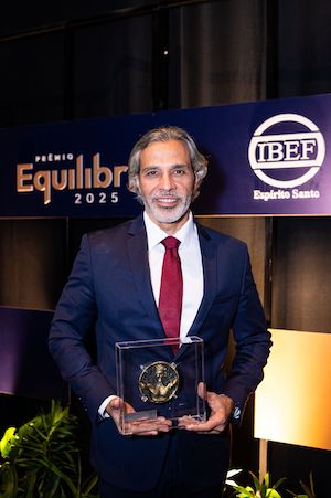 Antonio Toledo, CEO da Timenow, recebe Destaque Empresarial no Prêmio IBEF-ES 2025