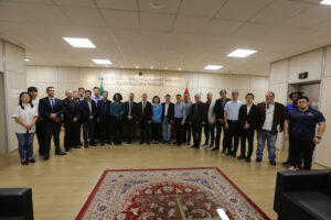 Ministro do Desenvolvimento Agrário recebe comitiva de empresas de máquinas chinesas