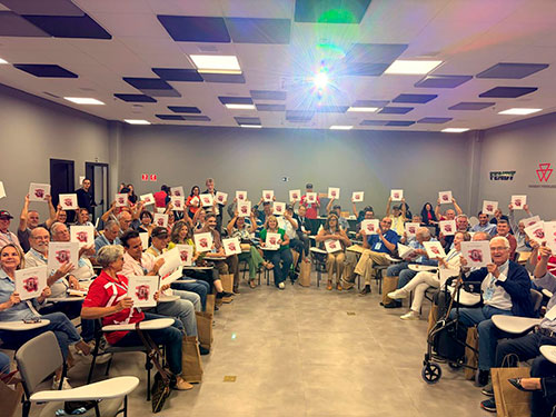 Massey Ferguson reúne antigos colaboradores para celebrar o legado da marca no Brasil