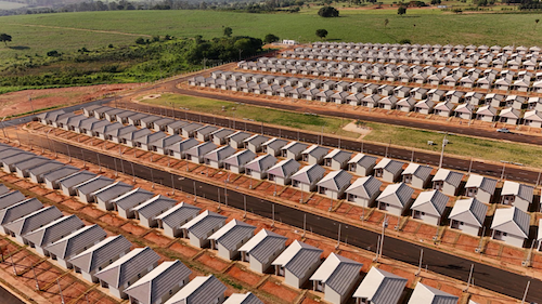  CAIXA E GOVERNO DO BRASIL ENTREGAM 733 MORADIAS DO PROGRAMA MINHA CASA, MINHA VIDA EM ARAÇATUBA (SP)