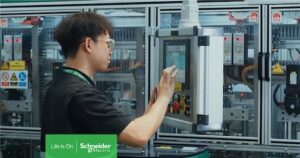 Fábrica da Schneider Electric em Wuhan, na China, é nomeada uma de apenas três Global Lighthouses for Talent pelo Fórum Econômico Mundial