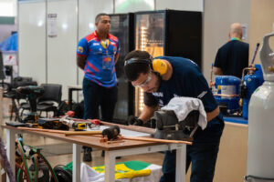 SENAI oferta mais de 40 mil vagas em diversas áreas Há oportunidades gratuitas e pagas, presenciais ou à distância, em cursos técnicos, de qualificação e aperfeiçoamento, aprendizagem industrial e outras modalidades