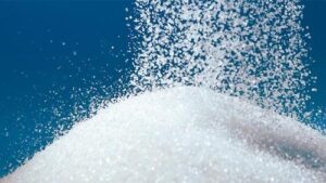 Mercado global do açúcar em 2025: queda de preços, desafios climáticos e volatilidade marcam o ano