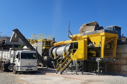  Expansão do setor de construção civil impulsiona produção de asfalto em Minas Gerais