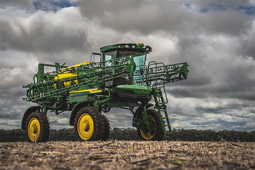 John Deere inaugura fábrica de Canoas (RS) para produção de novo pulverizador