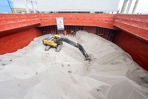 Com presença em Santos e Paranaguá, Armacapoia ano recorde da produção portuária