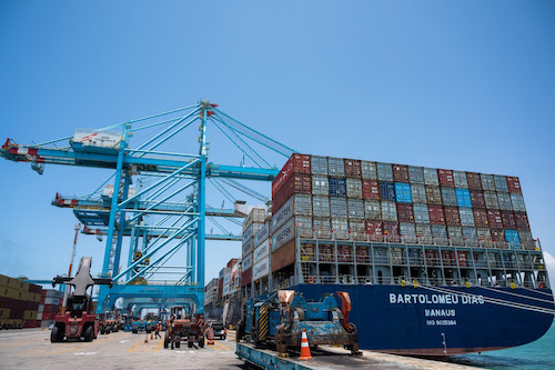 Indústria brasileira mantém desempenho em ranking mundial de exportação e produção, aponta CNI 