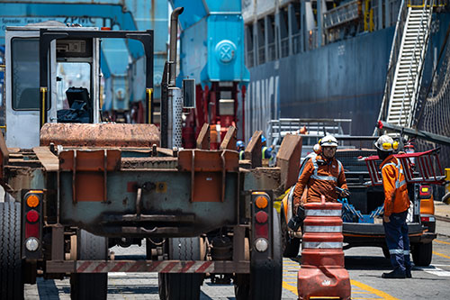 Redução da jornada de trabalho pode elevar custos em até 8,1% no Sul e em R$ 143,8 bi no Sudeste, aponta CNI Estudo técnico projeta que a redução da jornada e da escala pode aumentar em mais de R$ 267 bilhões ao ano os custos com empregados formais, com impactos proporcionais ao mercado de trabalho de cada região 