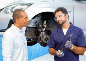 Motivos que podem fazer o carro puxar para um dos lados ao frear