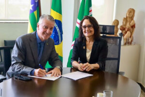 Governo de Goiás assina acordo com a UFG para criação do Centro de Ciências e Tecnologia Mineral