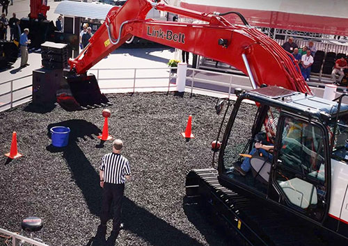 Série X4 consolida estratégia latino-americana da Link-Belt na CONEXPO 2026