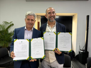 Na Colômbia, ministro Paulo Teixeira assina memorando para cooperação pelo direito à terra