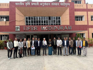 Ministro Paulo Teixeira visita instituto de pesquisa em bioinsumos e agroecologia na Índia