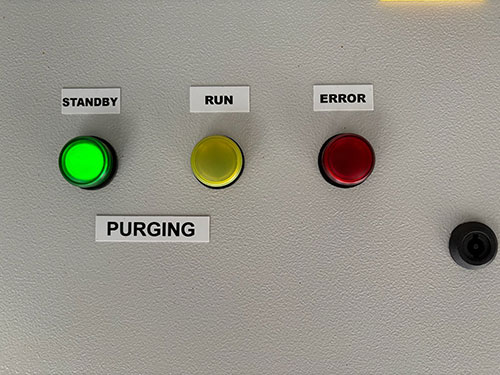 Implementação de sistema automatizado de purga garante até 39% de redução no consumo de amônia, redução em até 7% no consumo de energia, aumento da segurança operacional e maior estabilidade no processo de refrigeração industrial.