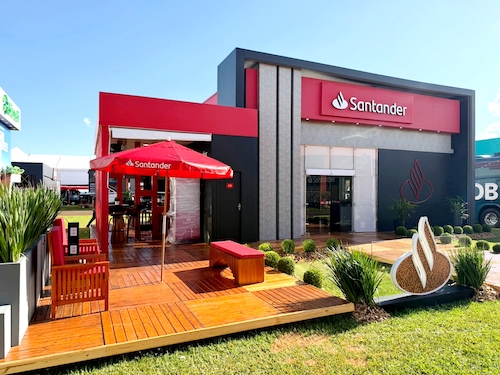Santander abre calendário de feiras na Coopavel com foco no agricultor e na retomada da produção