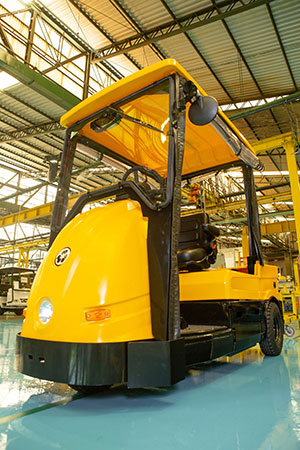 Rebocadores elétricos: ergonomia, força e sustentabilidade na intralogística