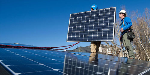 ABSOLAR reúne autoridades públicas e empresários para debater transição energética e mudanças regulatórias no setor elétrico