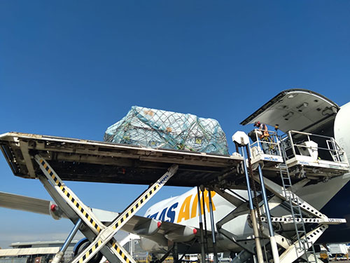 Carga aérea superdimensionada: peça de 30 toneladas segue para indústria do setor aeroespacial dos EUA