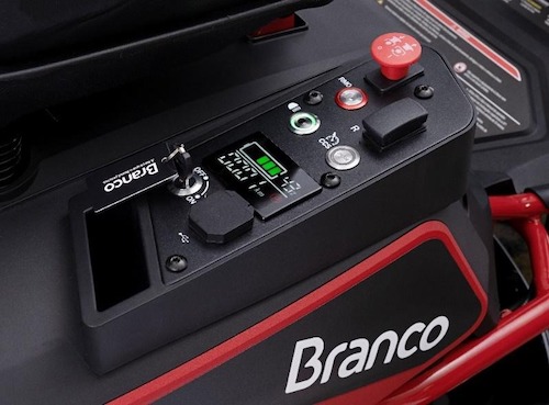 Branco lança o primeiro trator cortador a bateria de lítio do Brasil