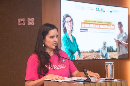 Setor mineral debate equidade de gênero em evento no MME com participação do IBRAM