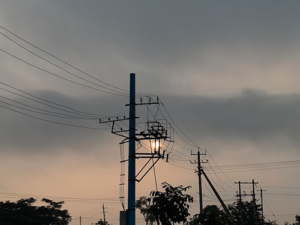 Lactec testa postes de material polimérico reforçado com fibra de vidro