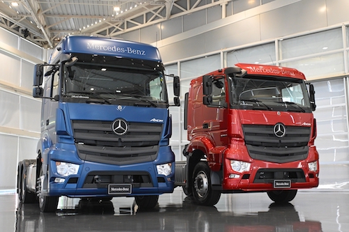 Mercedes-Benz amplia portfólio do Axor e lança cavalos mecânicos com suspensão traseira pneumática e versão plataforma do modelo 2038