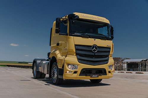  Caminhão extrapesado Mercedes-Benz Novo Axor faz sua estreia no mercado argentino