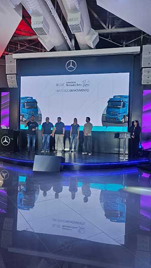 Consórcio Mercedes-Benz sorteia quatro caminhões 0 km e marca 10 anos de atuação no Brasil