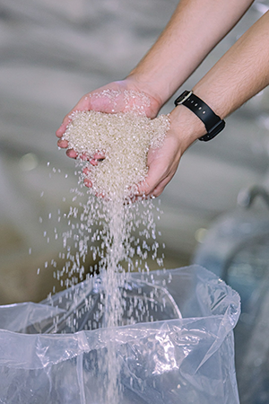 Repor, matéria-prima proveniente do isopor reciclado, é aplicada no isolamento térmico em construções na Europa