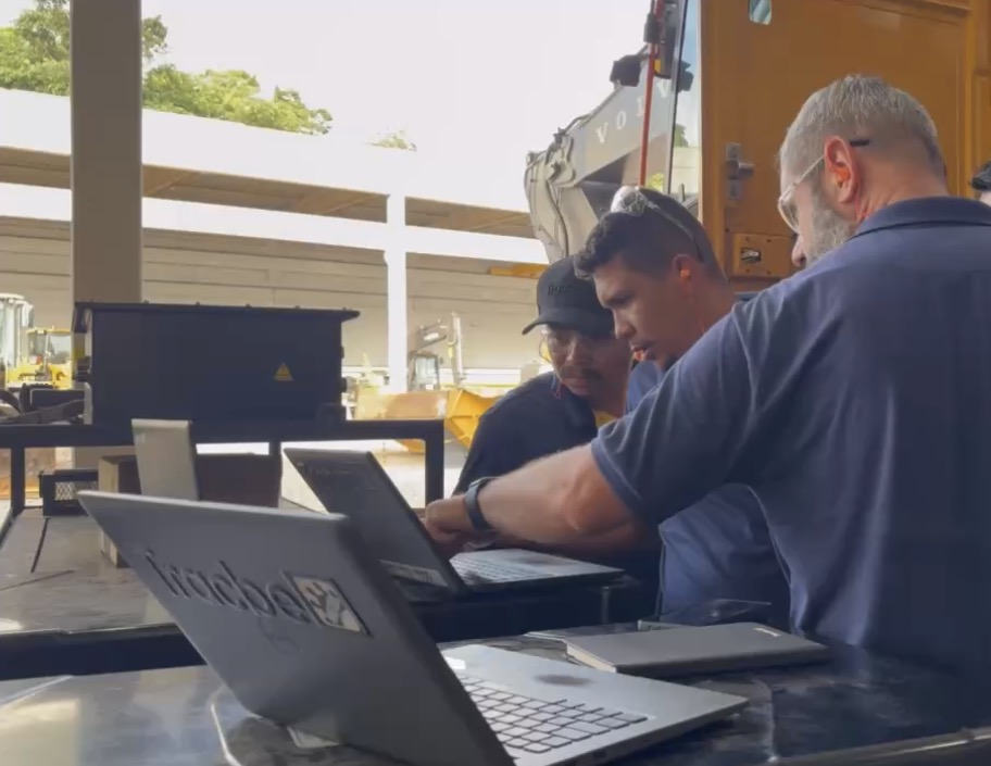 Tracbel avança para a final do evento que reúne os melhores mecânicos da Volvo CE no mundo