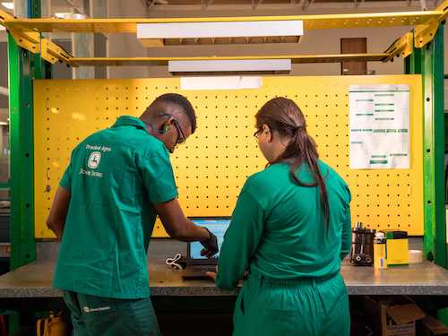 Tracbel Agro abre curso exclusivo de formação de operadoras para colhedoras de cana