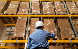 Logística mais limpa: alternativa ao plástico stretch une eficiência e retorno financeiro