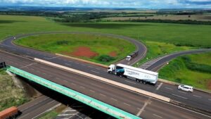 Combitrans celebra 1 ano de expansão para o modal rodoviário com 50 novos implementos e plano de expansão em 2026