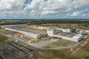 Continental celebra 20 anos de produção de pneus em Camaçari