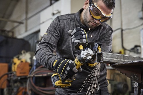 Na FEICON 2026, DEWALT apresenta portfólio robusto e novidades em parceria com a McLaren Mastercard Formula 1 Team