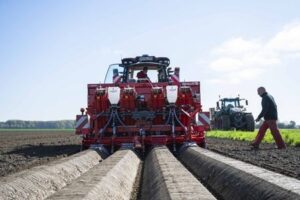 O evento de plantio de batatas marca o início da PotatoEurope 2026 e da SugarBeet Expo.