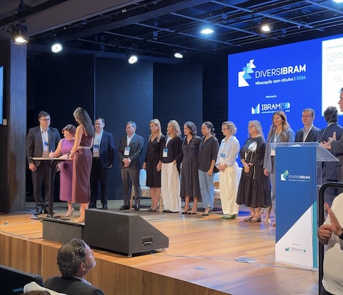 Executivos de mineradoras assinam carta de compromisso com diversidade e inclusão na abertura da DIVERSIBRAM 2026