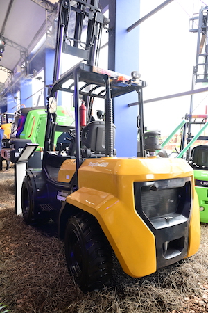 LiuGong amplia portfólio para logística com lançamento de manipulador telescópico e empilhadeira off-road