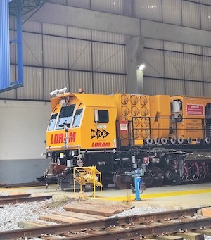 Loram South America entrega novas máquinas à MRS em contrato bilionário de operação e manutenção ferroviária