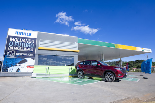 MAHLE amplia atuação e passa a oferecer soluções de carregamento para veículos eletrificados no Brasil